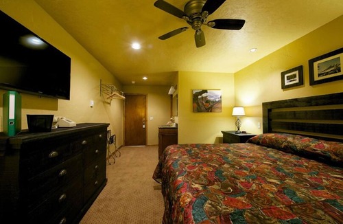 Cooke City-Silver Gate Hotel | Soda Butte Lodge
