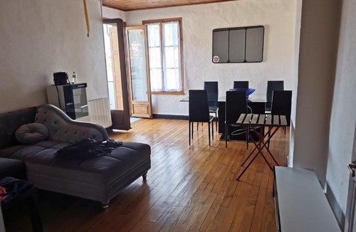 Saint-Jean-du-Bruel Apartment | Soda