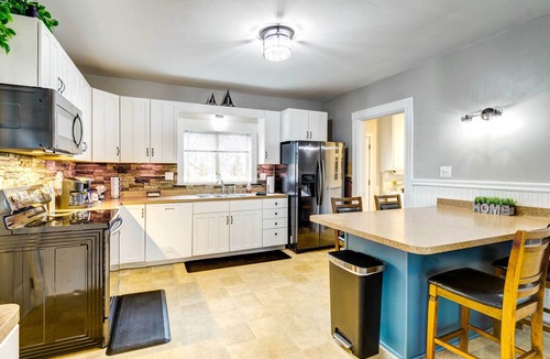 Sodus Point House | Sodus Point Home - Walkable to Beach!