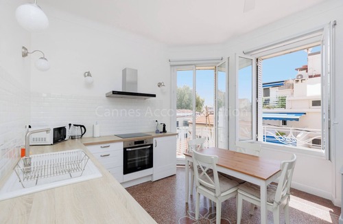 Heres Apartment | Soeur-2911-Chaming apartment near the famous Forville market