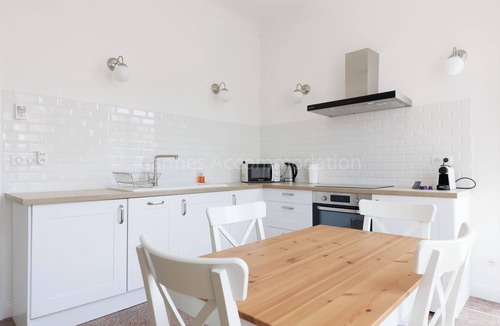Heres Apartment | Soeur-2911-Chaming apartment near the famous Forville market