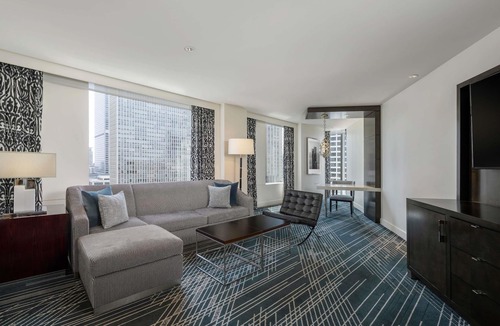 Rush and Division Hotel | Sofitel Chicago Magnificent Mile