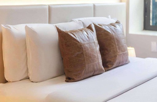 Gay Village Hotel | Soft Queen – Berri-UQAM Nest