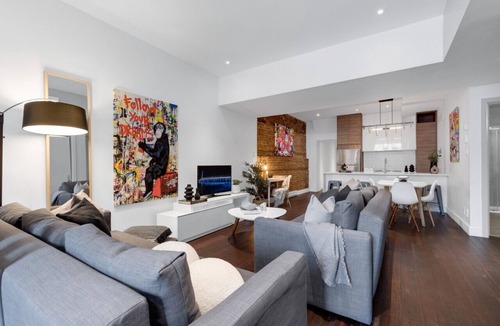 Plateau Mont Royal Apartment | Soho-5&6 Massive Bachelor Penthouse Poker Montreal