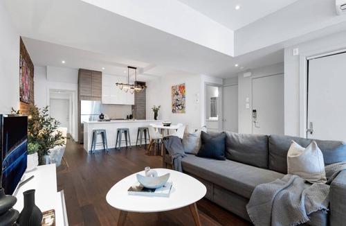 Plateau Mont Royal Apartment | Soho-5&6 Massive Bachelor Penthouse Poker Montreal