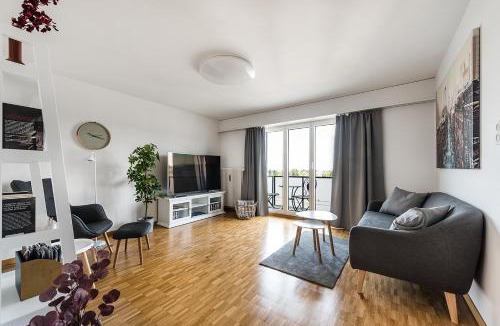 Kreuzlingen Apartment | SOHO 8 !Lake-Mountain View & Free Parking!