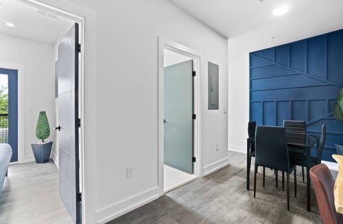 SoHo Apartment | SoHo/Hyde Park Luxury 1 BR Aptn