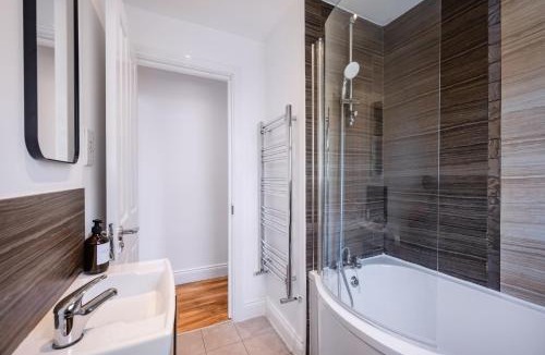 Soho Apartment | Soho Studio, 1 Bed, 2 Beds Apt central location