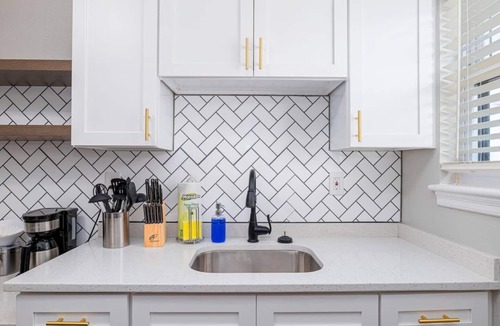 Cottage Line Apartment | Sojourn 2 BR Beach Side Bliss Tide Suite