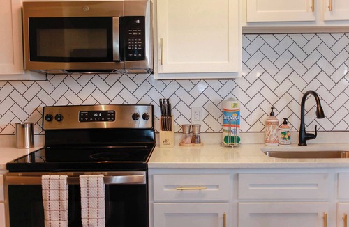 Cottage Line Apartment | Sojourn 2 BR Home with Deck Access & Ocean Views