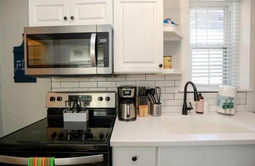 Ghent Apartment | Sojourn at Colley Manor Unit 6 Sleeps 4