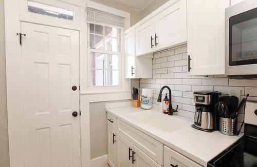 Ghent Apartment | Sojourn at Colley Manor Unit 3