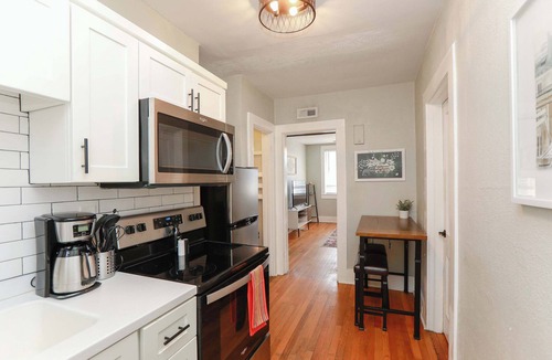Ghent Apartment | Sojourn at Colley Manor Unit 3