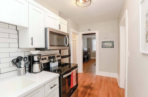 Ghent Apartment | Sojourn at Colley Manor Unit 5