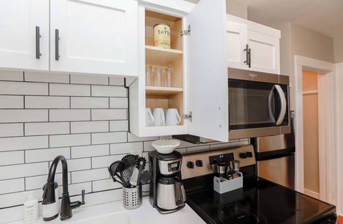 Ghent Apartment | Sojourn at Colley Manor Unit 5