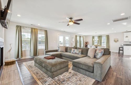 East Ocean View House | Sojourn Bay Breeze Retreat 4 BR Beach Home