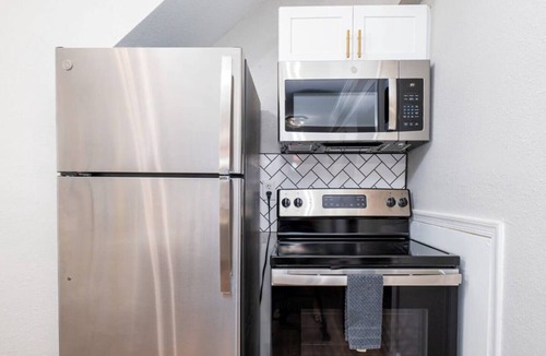 Cottage Line Apartment | Sojourn Beach Side Paradise Cove Suite