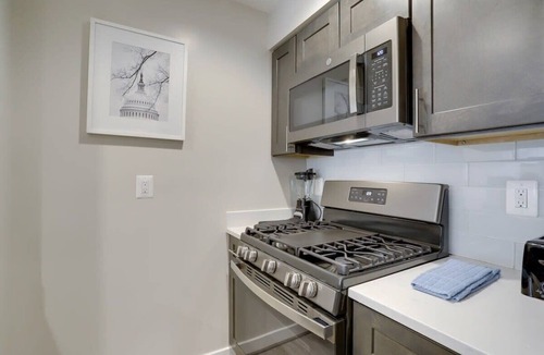 Court House Apartment | Sojourn | Courtland Towers w/Fitness Center