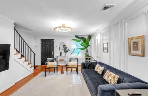 Northeast Alexandria House | Sojourn Old Town Perfection with Fire Pit and Parking
