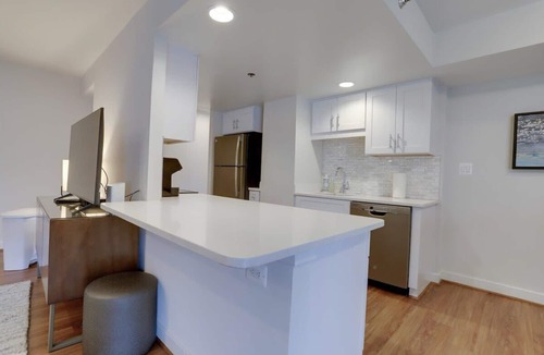 Ballston Apartment | Sojourn | Randolph Towers