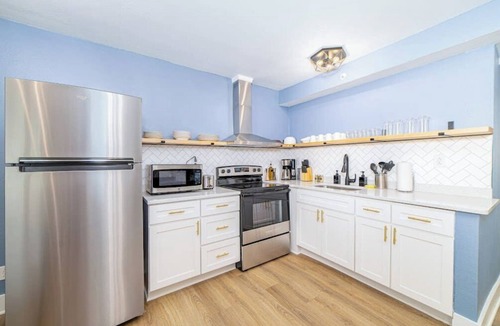 East Ocean View Apartment | Sojourn's Harborage - Dock Suite