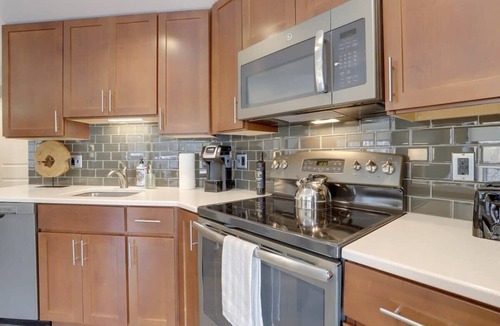 Ballston Apartment | Sojourn | VA Square | 2 BR