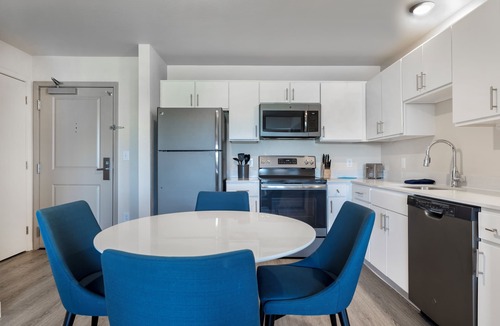 Las Colinas Hotel | Soka Suites Dallas - Las Colinas