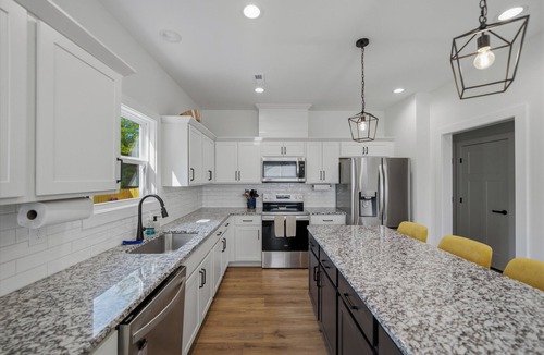 Knoxville House | SoKno Luxe Retreat, Pool Table, Sunroom, 15 min-Knox, 35-Sevier