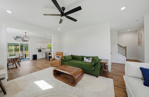 Knoxville House | SoKno Luxe Retreat, Pool Table, Sunroom, 15 min-Knox, 35-Sevier