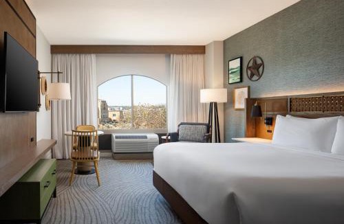 Downtown San Antonio Hotel | Sol Cypress, San Antonio, a Tribute Portfolio Hotel