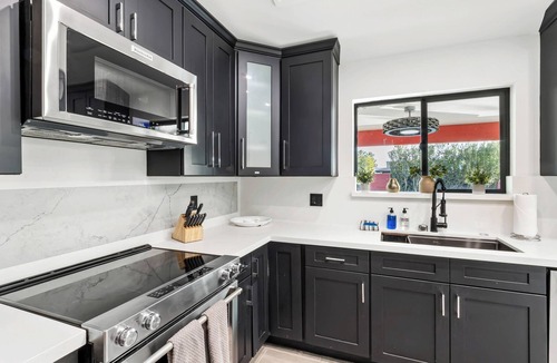 Pointe Scottsdale House | Sol Paradise Villa - Private Backyard with Pool, Loungers, BBQ, and Games in Scottsdale