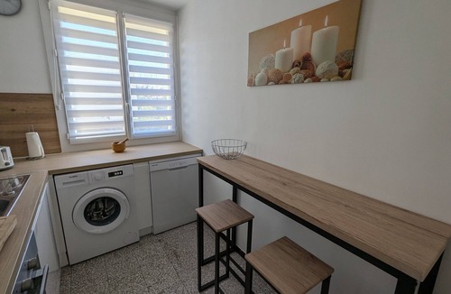 Le Grau-Du-Roi Apartment | Sol-y-Days Altitude 0, ground garden in first line facing the sea