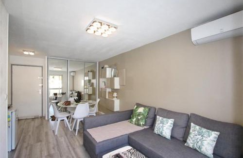La Petite Motte Apartment | Sol-y-Days Cyprianes appartement moderne avec piscine