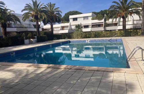 La Petite Motte Apartment | Sol-y-Days Cyprianes appartement moderne avec piscine