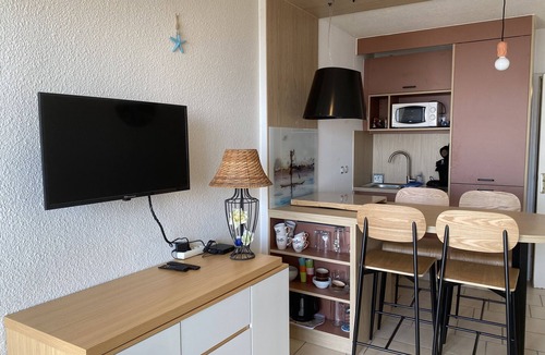 Le Couchant Apartment | Sol-y-Days Escale, crossing apartment facing the sea