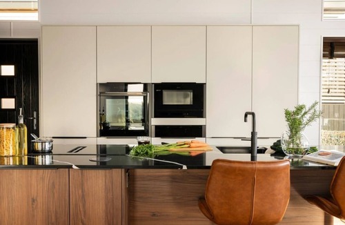 Laugharne Cabin | Solace, Dylan Coastal Resort