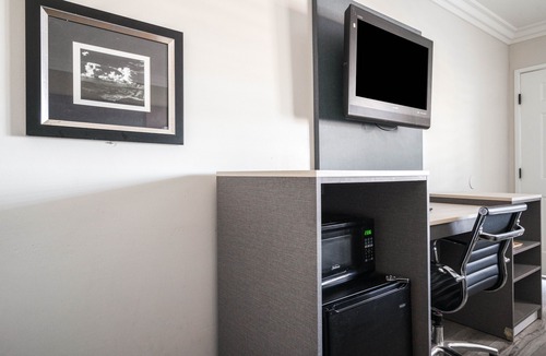 Santa Maria Hotel | Solaire Inn & Suites