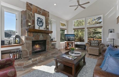 Deer Valley House | Solamere Drive Home at Deer Valley Resort - 6 Bedroom Home with Hot Tub #3220