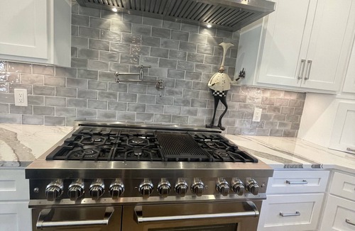 Bay Village House | Solar Eclipse- family friendly