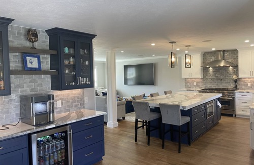 Bay Village House | Solar Eclipse- family friendly
