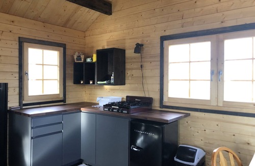 Marchand Cabin | Solar off-grid with outdoor Pool, Sauna & cross-country ski trails