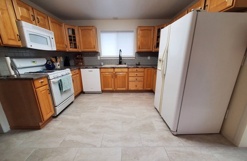 Warrenton House | Solar Powered 2bd home w/Boat parking & EV Charger