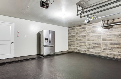 Houston Cottage | Solar-powered Home w/& Game Room & Gym in Houston