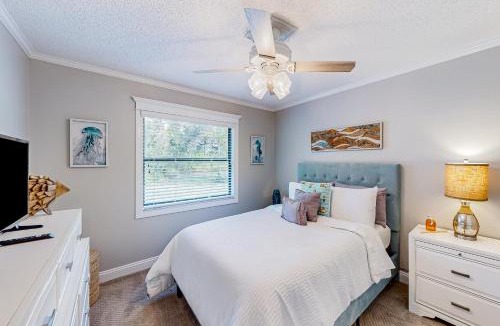 Spring Hill House | Solar Retreat