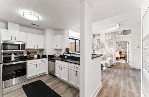Downtown Apartment | Solara – Luxury 1BR Downtown