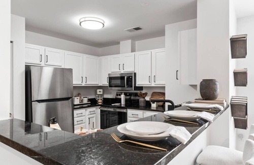 Downtown Apartment | Solara – Luxury 1BR Downtown