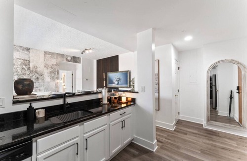 Downtown Apartment | Solara – Luxury 1BR Downtown