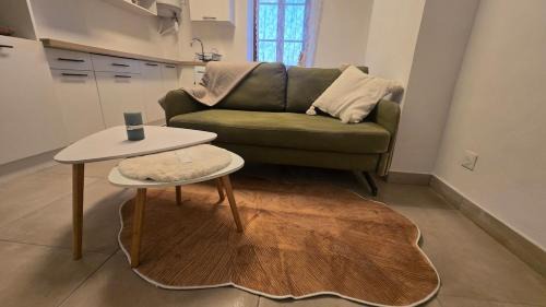16th Arrondissement Apartment | Soleiàlestaque