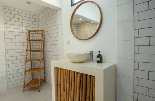 Berawa Hostel | Soleia Surf Camp