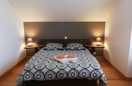 Nauviale Bed & Breakfast | Soleil Levant Guest Room with Shared Pool, Communal Garden, and Wi-Fi